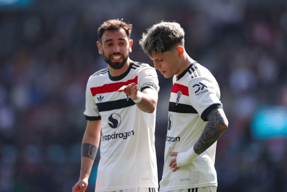 足坛悲喜夜：利物浦5-1夺冠 曼城2-0晋级决赛 曼联补时绝平7场不胜