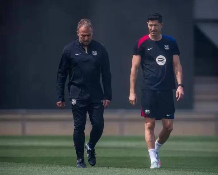 国际米兰对决巴塞罗那，莱万强势回归，国米能否阻止巴萨三冠梦？